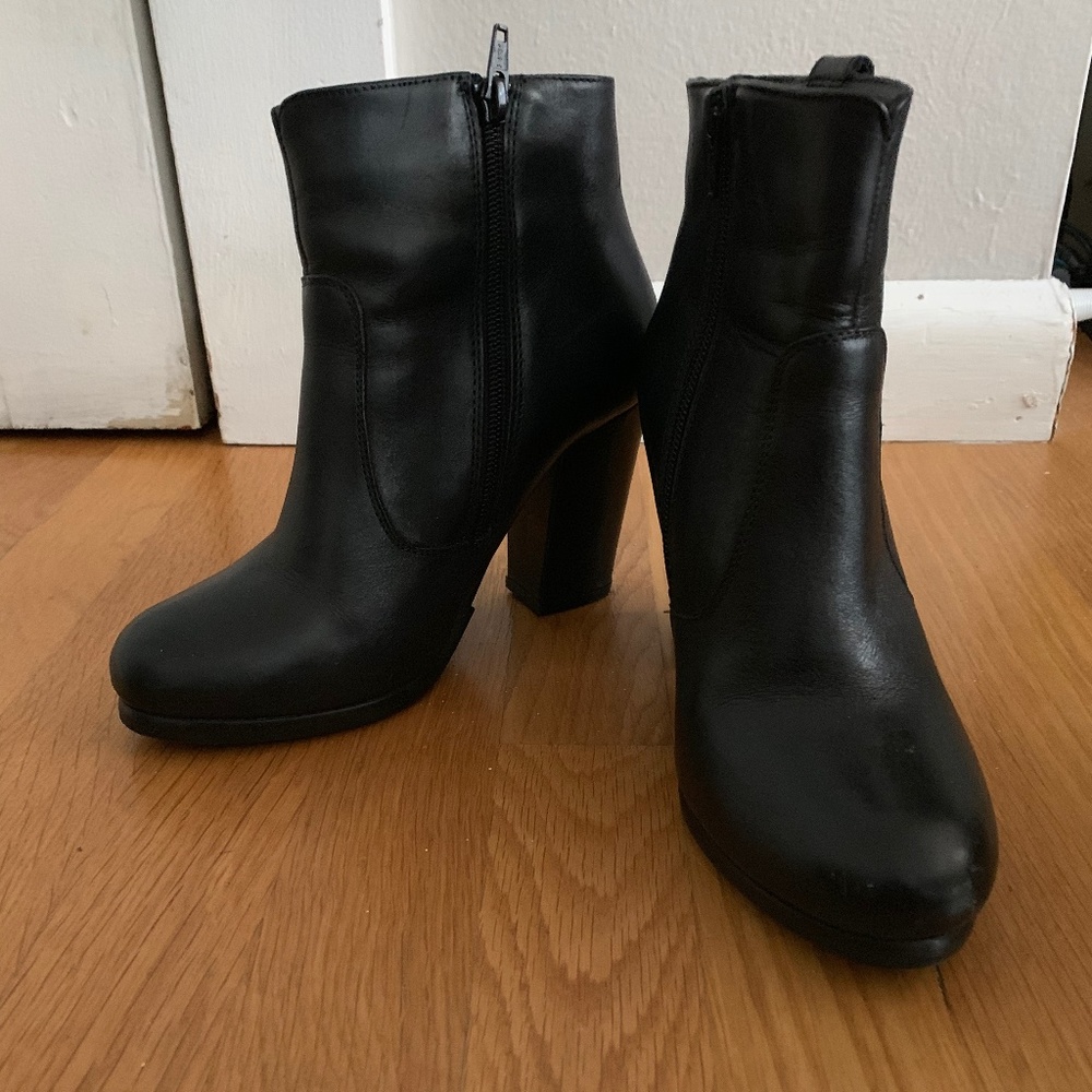 Pixie Black Leather Booties by Steve Madden